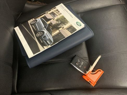 Used 2020 Land Rover Range Rover Evoque SE image 48