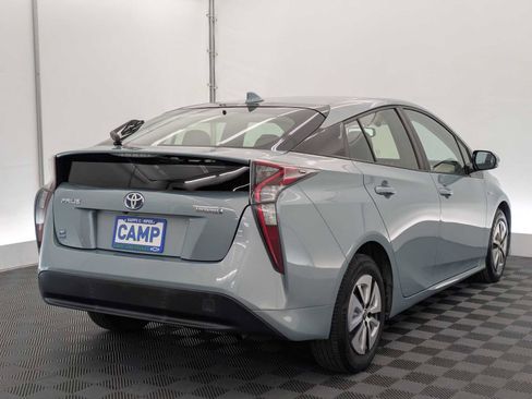 Used 2016 Toyota Prius Four image 6