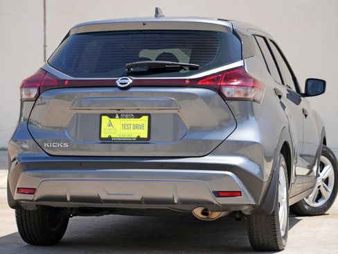 Used 2021 Nissan Kicks S FWD image 4