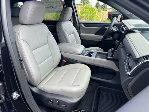 New 2026 GMC Acadia Elevation w/ Black Edition AWD/4WD image 10