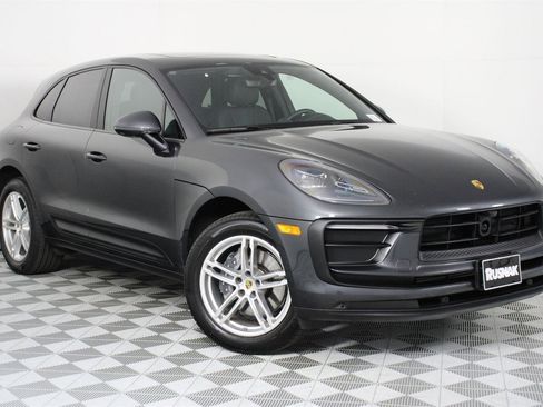 Used 2025 Porsche Macan image 9