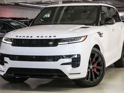Used 2025 Land Rover Range Rover Sport Dynamic SE AWD/4WD image 1