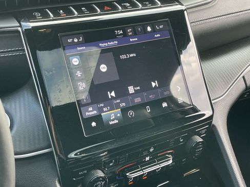 Used 2024 Jeep Grand Cherokee L Altitude image 16