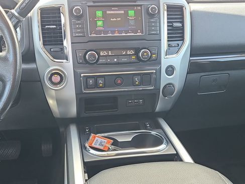 Used 2019 Nissan Titan SV w/ SV Convenience Package RWD image 14