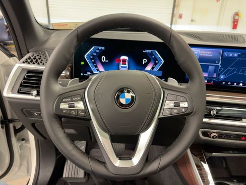 New 2026 BMW X5 sDrive40i image 18