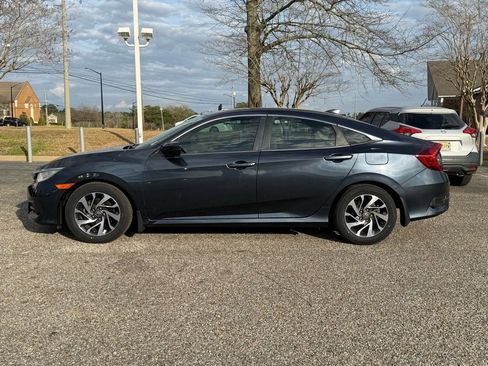 Used 2017 Honda Civic EX image 5