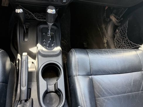 Used 2012 Jeep Wrangler Unlimited Sahara w/ Connectivity Group image 10