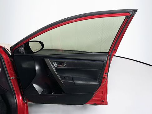 Used 2017 Toyota Corolla SE image 29