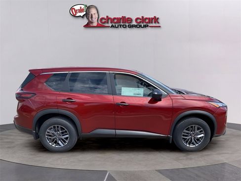 Used 2024 Nissan Rogue S image 6