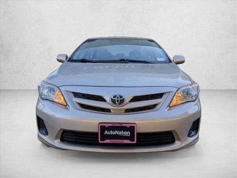 Used 2012 Toyota Corolla LE image 2