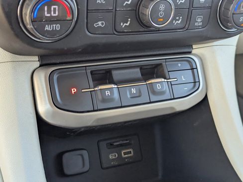 Used 2021 GMC Acadia Denali w/ Denali Technology Package image 30