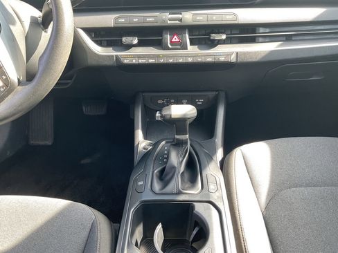 Used 2025 Kia K4 FWD image 17