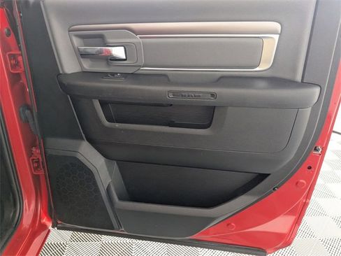 Used 2021 RAM 1500 Classic SLT image 27