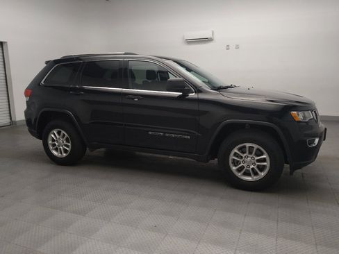 Used 2018 Jeep Grand Cherokee Laredo image 11