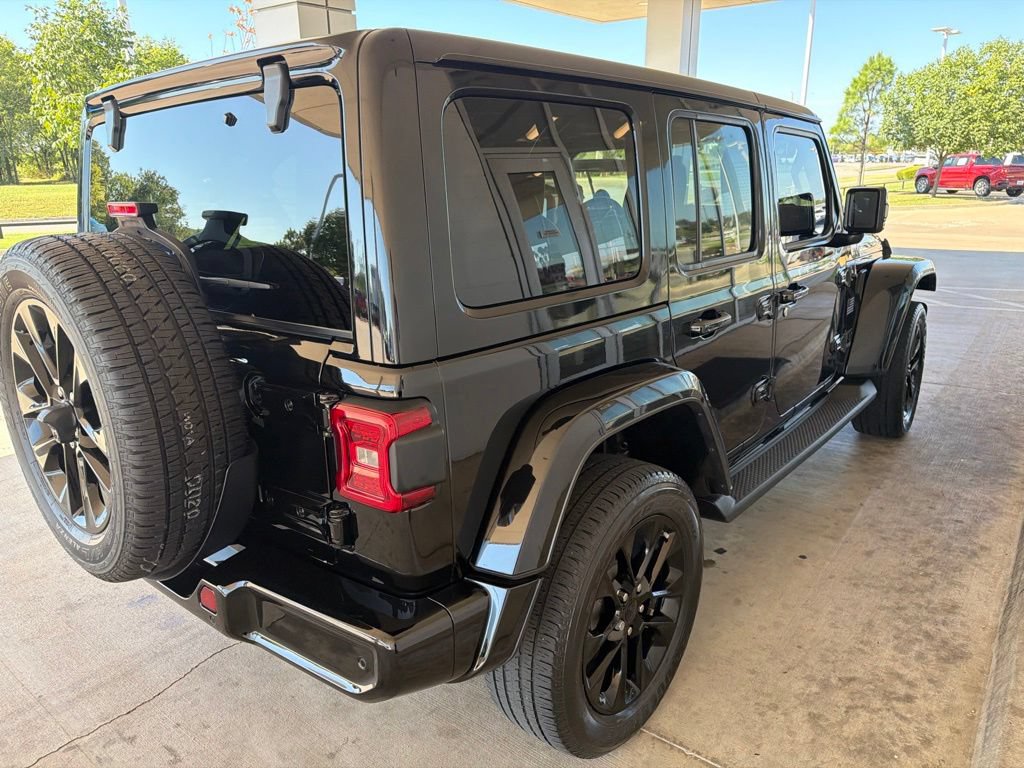 Used 2021 Jeep Wrangler Unlimited Sahara AWD/4WD image 4