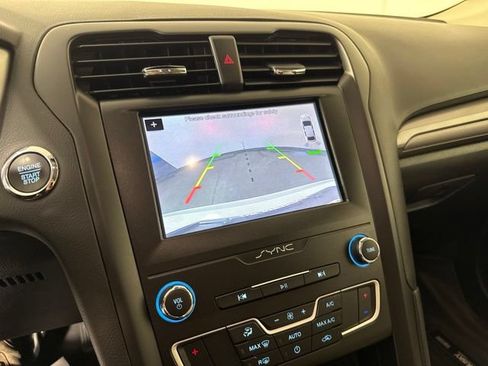 Used 2019 Ford Fusion SE w/ Equipment Group 151A FWD image 21
