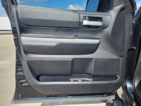 Used 2021 Toyota Tundra SR5 w/ SR5 Upgrade Package AWD/4WD image 11