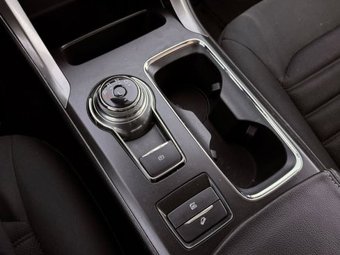 Used 2019 Ford Fusion SE FWD image 33