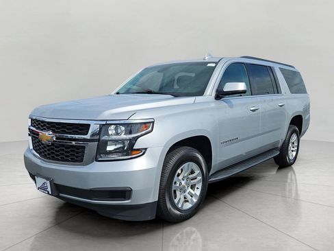 Used 2018 Chevrolet Suburban LT AWD/4WD image 4