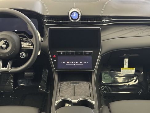 New 2025 Maserati Grecale GT image 19