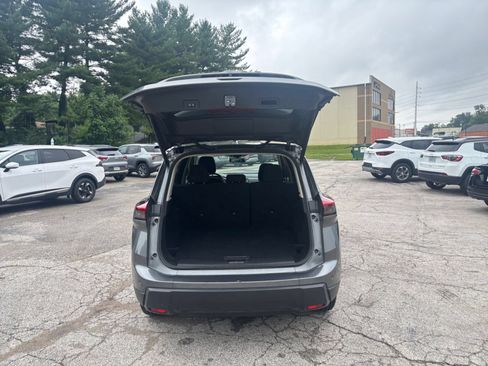 Used 2025 Nissan Rogue SV FWD image 33