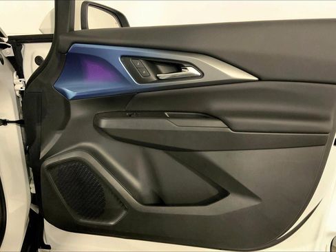 Used 2025 Chevrolet Equinox EV LT w/ Convenience Package image 24