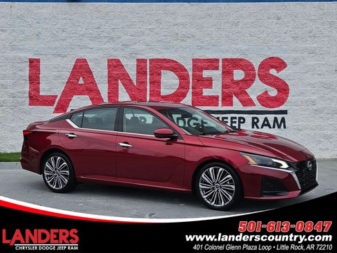 Used 2023 Nissan Altima 2.5 SL FWD image 1