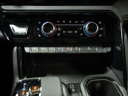 New 2026 GMC Sierra 1500 AT4 w/ AT4 Premium Package AWD/4WD image 43