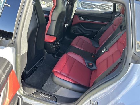 Used 2022 Porsche Taycan 4S image 7