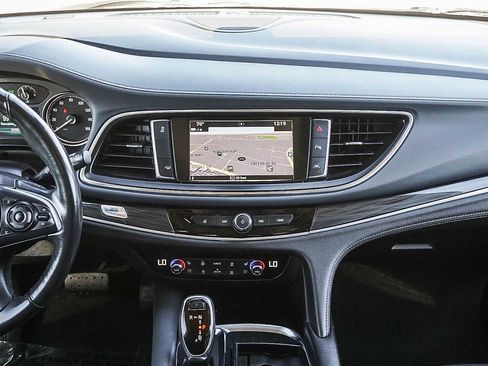 Used 2018 Buick Enclave Premium w/ Experience Buick Package image 15