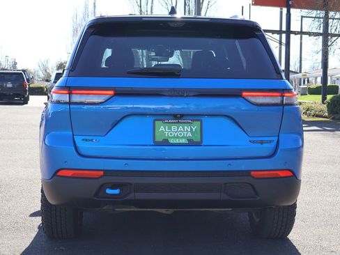 Used 2024 Jeep Grand Cherokee Trailhawk w/ Luxury Tech Group III image 5