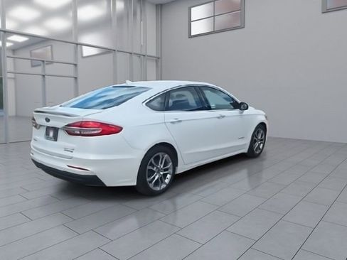 Used 2019 Ford Fusion Titanium FWD image 8