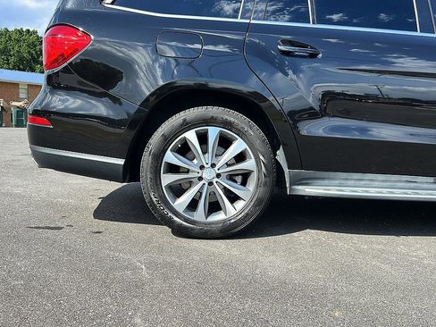 Used 2014 Mercedes-Benz GL 450 4MATIC w/ Appearance Package image 27