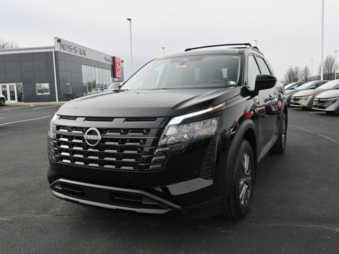 New 2026 Nissan Pathfinder SV image 4