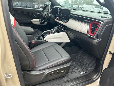 Used 2023 GMC Canyon AT4X image 19