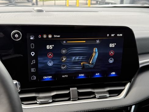 Used 2026 Chevrolet Equinox LT w/ Convenience Package II FWD image 32