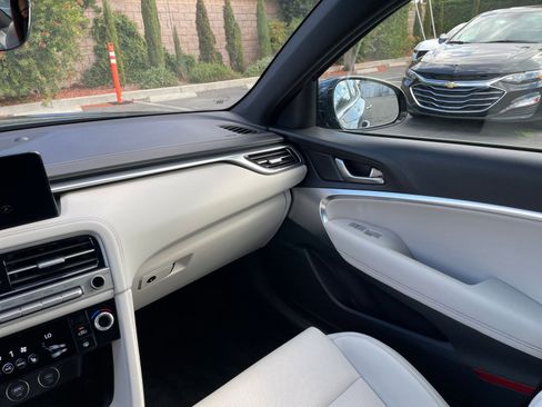 Used 2025 Genesis G70 2.5T image 35