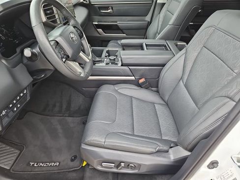 Used 2024 Toyota Tundra Limited AWD/4WD image 10