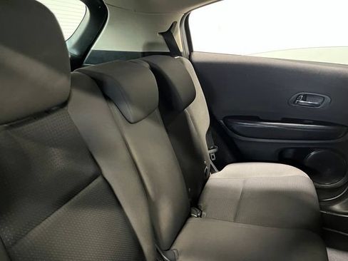Used 2019 Honda HR-V LX image 14