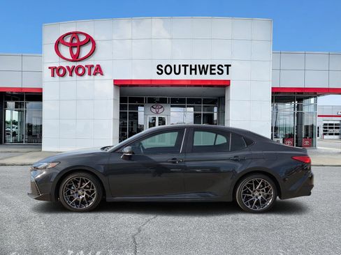 Used 2025 Toyota Camry XSE image 3