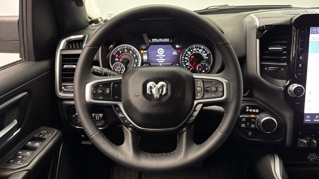 Used 2025 RAM 1500 Big Horn AWD/4WD image 32
