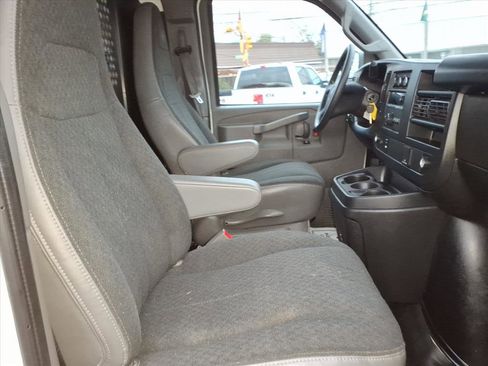 Used 2023 GMC Savana 2500 w/ Driver Convenience Package image 12