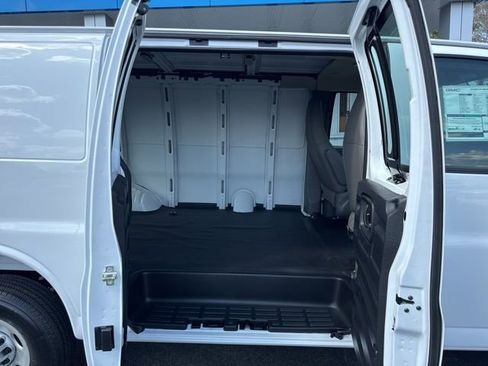New 2026 GMC Savana 3500 w/ Driver Convenience Package image 16