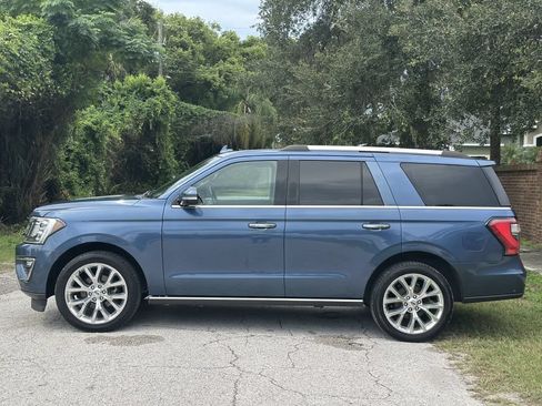 Used 2018 Ford Expedition Limited w/ Equipment Group 302A RWD image 2