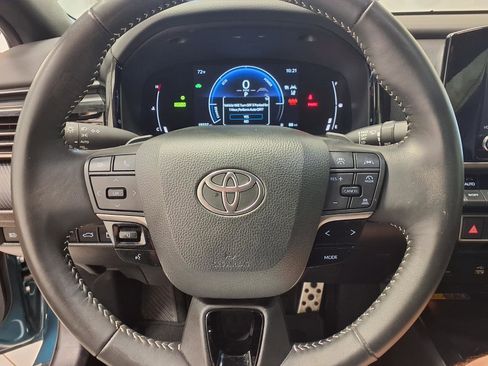 Used 2025 Toyota Camry SE w/ Convenience Package FWD image 21