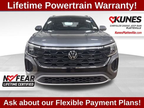 Used 2025 Volkswagen Atlas Cross Sport SE image 3