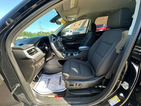 Used 2023 GMC Acadia SLE w/ Driver Convenience Package AWD/4WD image 9