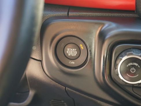 Used 2022 Jeep Wrangler Unlimited Rubicon w/ Cold Weather Group AWD/4WD image 24
