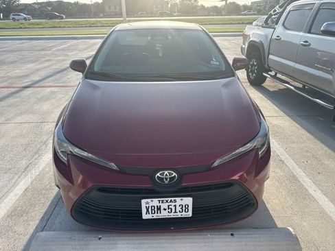 Used 2026 Toyota Corolla LE FWD image 3