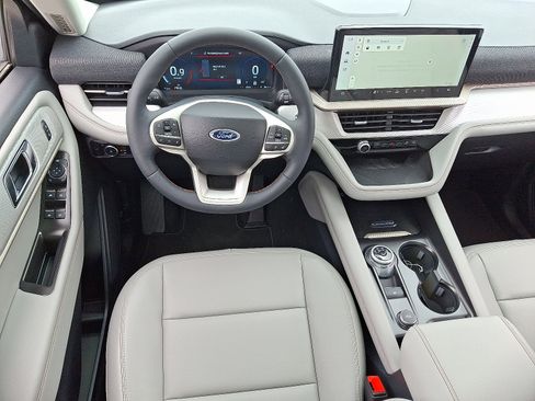 New 2025 Ford Explorer Active w/ Active Comfort Package image 8